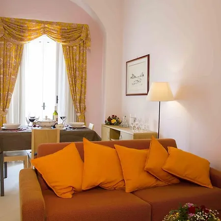 Aparthotel Dimora De Mauro 4*